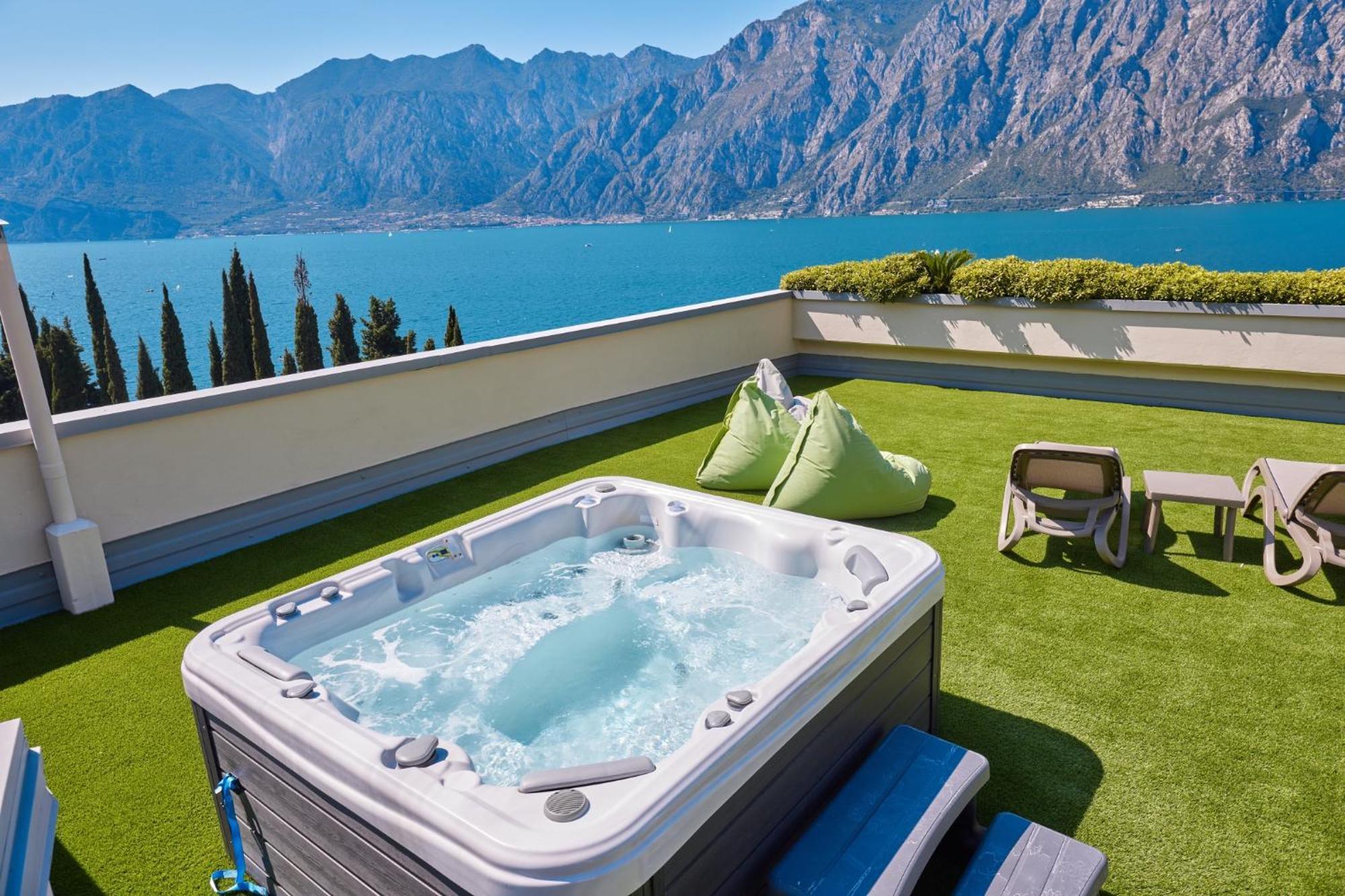 Wind Hotel Malcesine Exterior photo